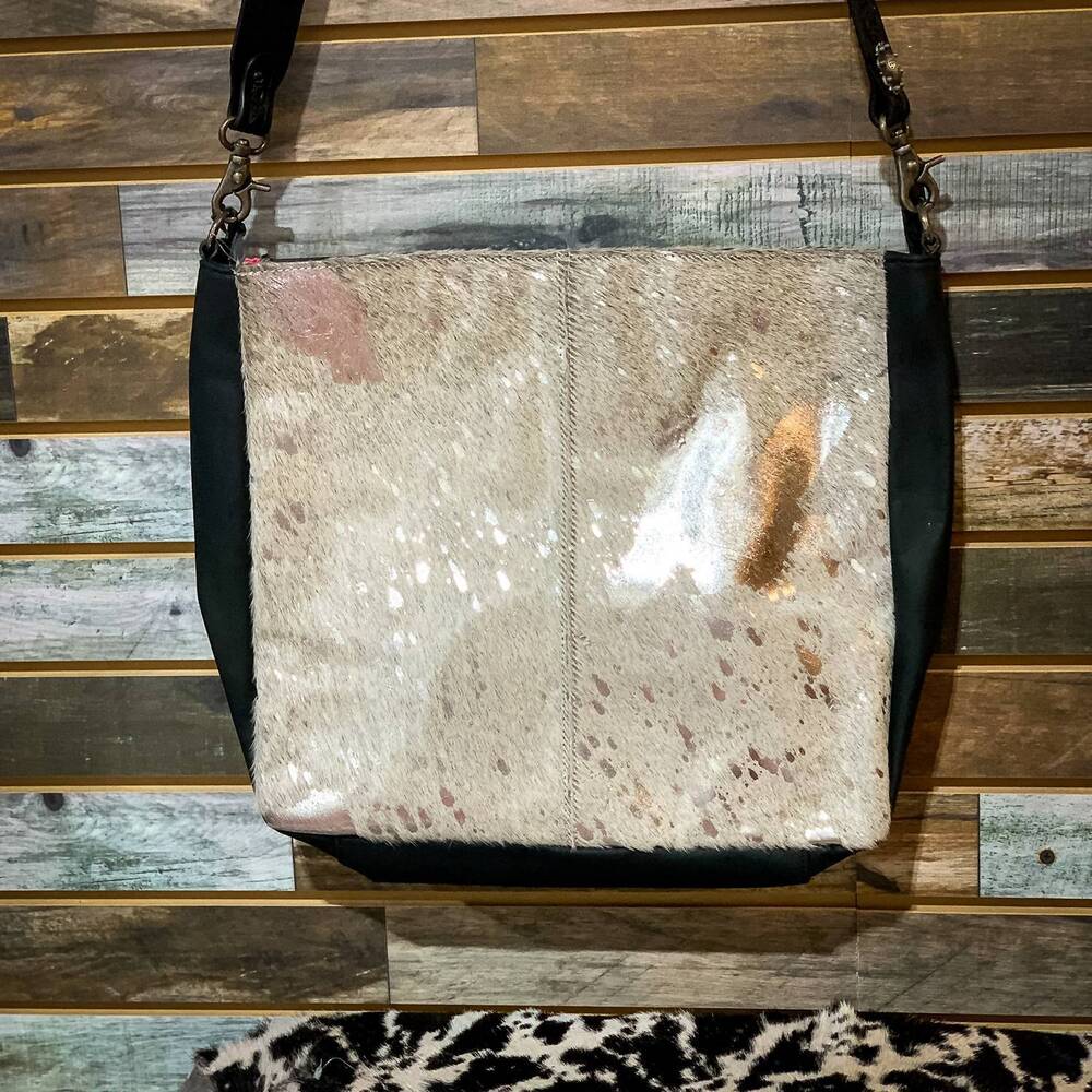 NEW ARIAT women's alice crossbody bag in beige